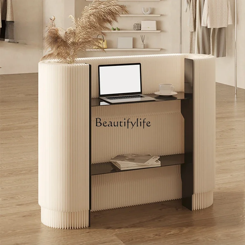

ld 38 Front desk welcome reception cashier clothing store small simple counter