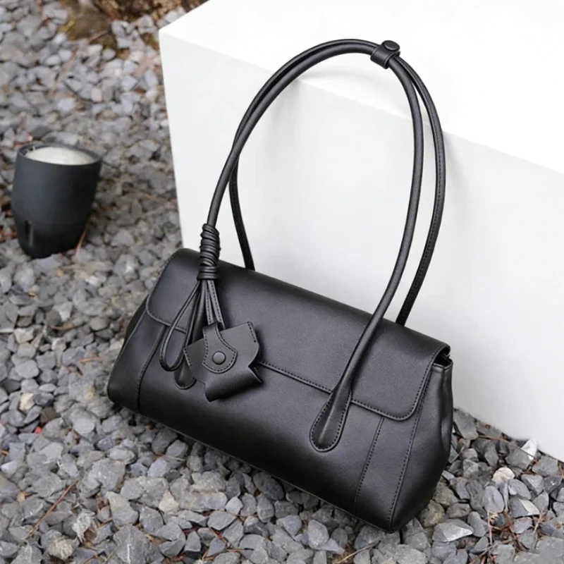 

Elegant Minimalist Leather Shoulder Bag Flip Design High Capacity Handbag Women Work Commut Horizontal Square Underarm Briefcase