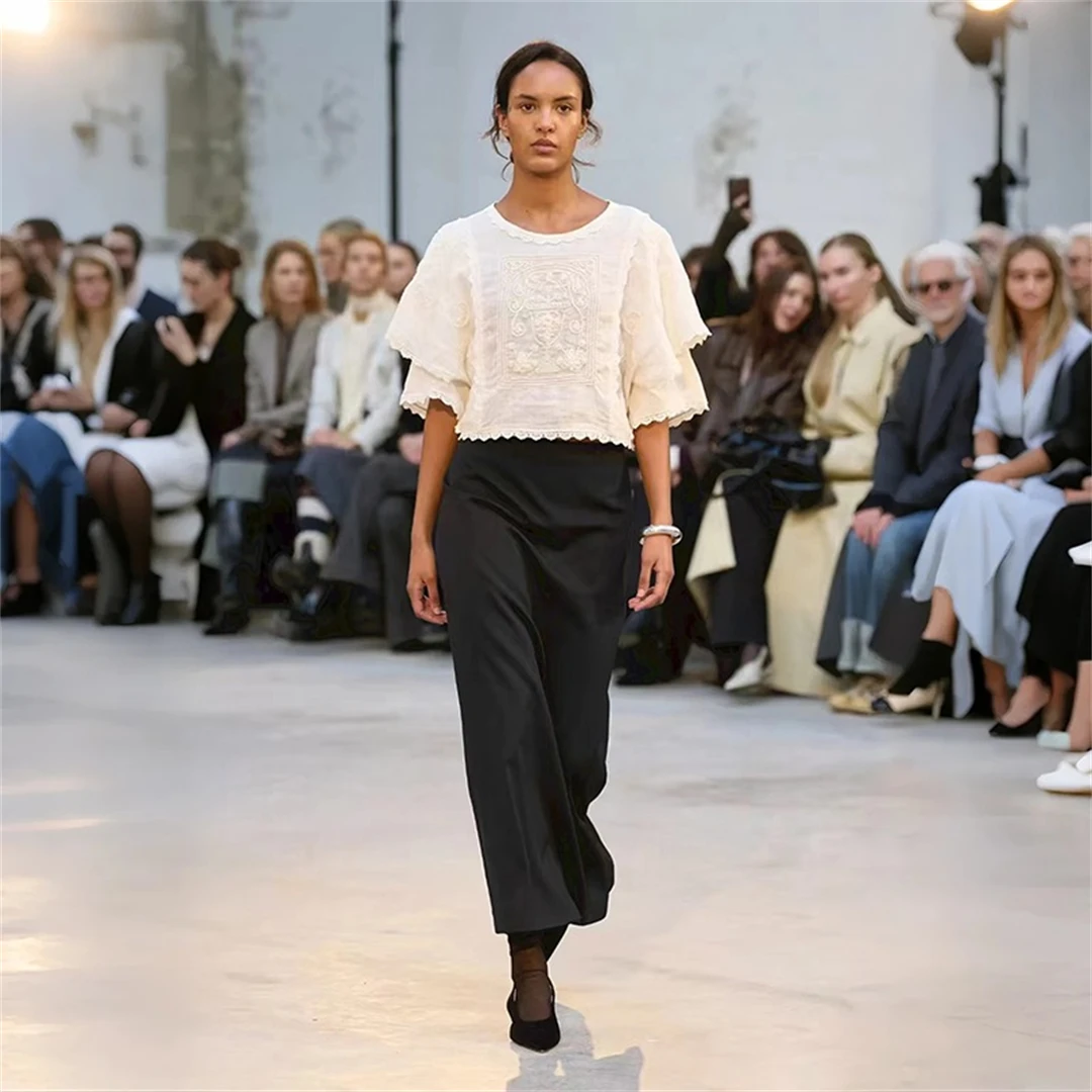 

Elegant Embroidered Shirt Spring 2026 Cotton Linen Blend Lace Detail Pleated Sleeve Short Length round Neck Women's Top