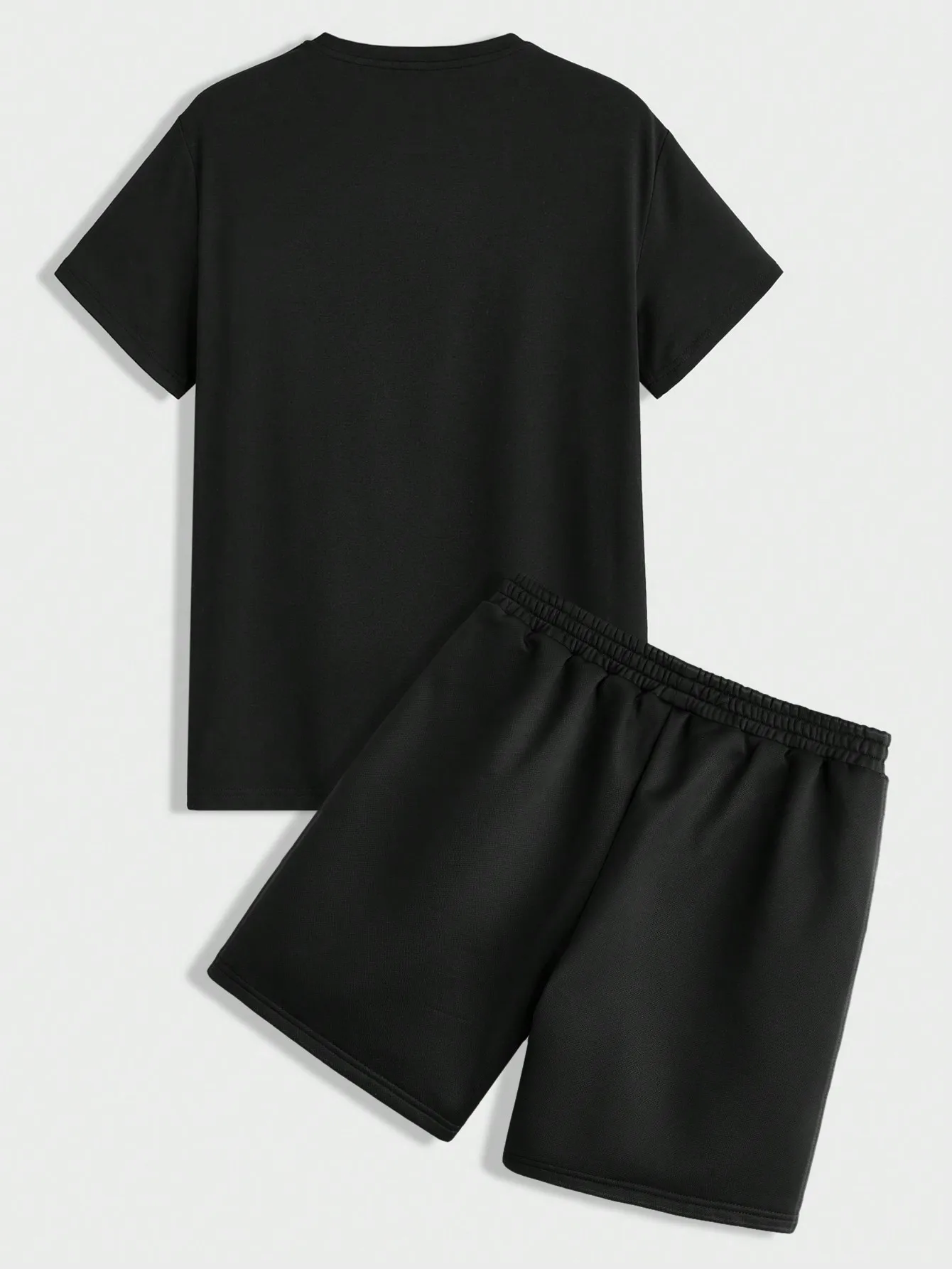 Рисунок 4 - Модный тренд, черный мужской костюм