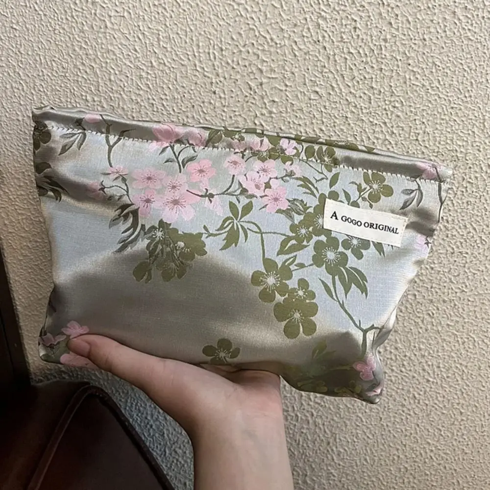 Cherry Blossom Pattern Makeup Bag Large Capacity Elegant Toiletries Organizer Cosmetic Pouch Floral Toiletry Storage Pouch Gifts