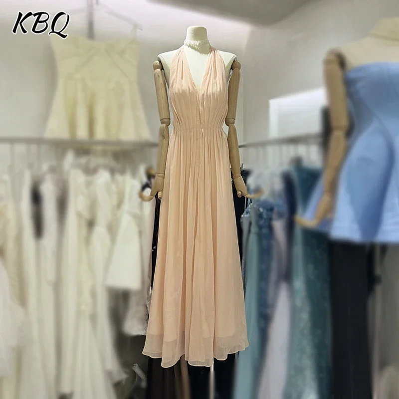 

KBQ Solid Spliced Folds Loose Chic Dress for Women Halter Sleeveless High Waist Minimalist Chic Dress Female Fashion Style New