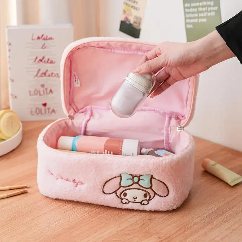 sanrios-veludo-bordado-saco-cosmetico-dos-desenhos-animados-grande-capacidade-kuromi-ola-kittys-kawaii-dos-desenhos-animados-outono-inverno-saco-de-armazenamento