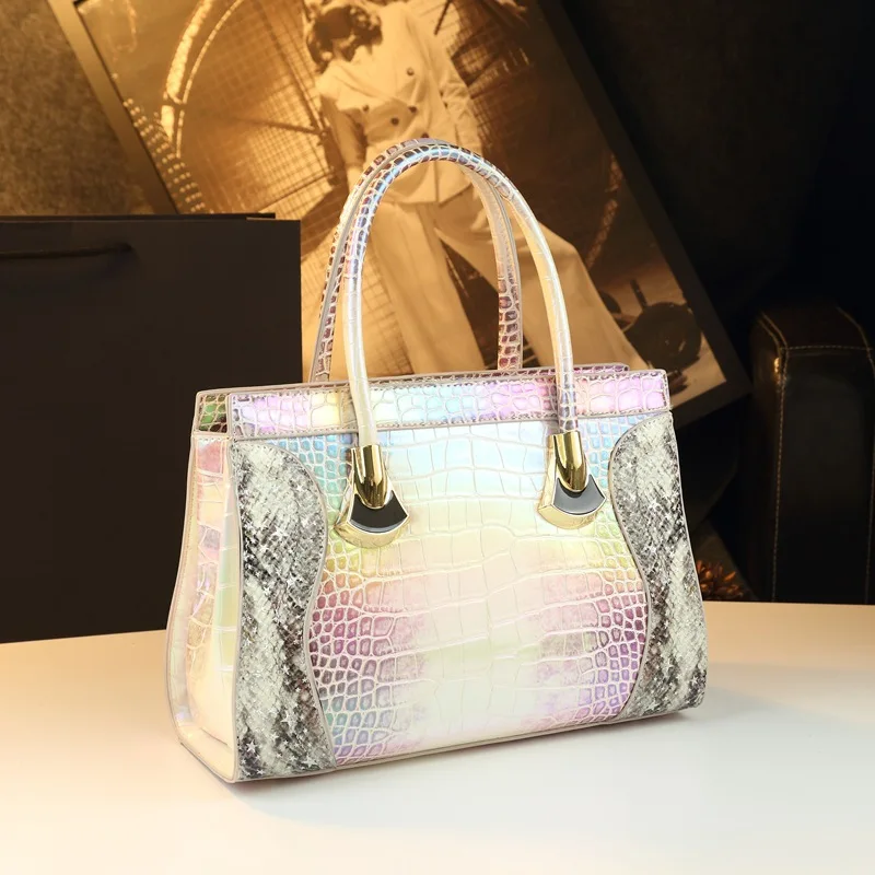 

Luxury Signature Tote Designer Diaper Bag Women Large Capacity Elegant Leather Crossbody Handbag For A Distinctive Look