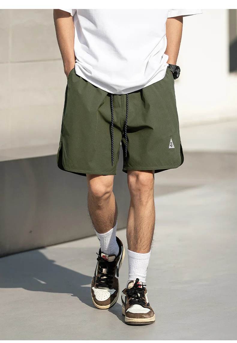 

Men's Loose-Fit Casual Shorts with Curved Hem Slits and Embroidered Sports-Style Cropped Trousers Breathable