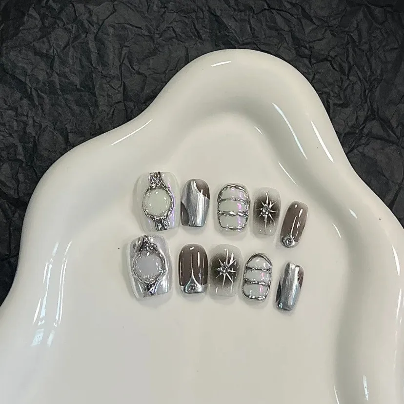 

Y2k Носимые ногти ручной работы в металлическом стиле Черно-розовые накладные ногти Hottie Супер крутые короткие накладные ногти