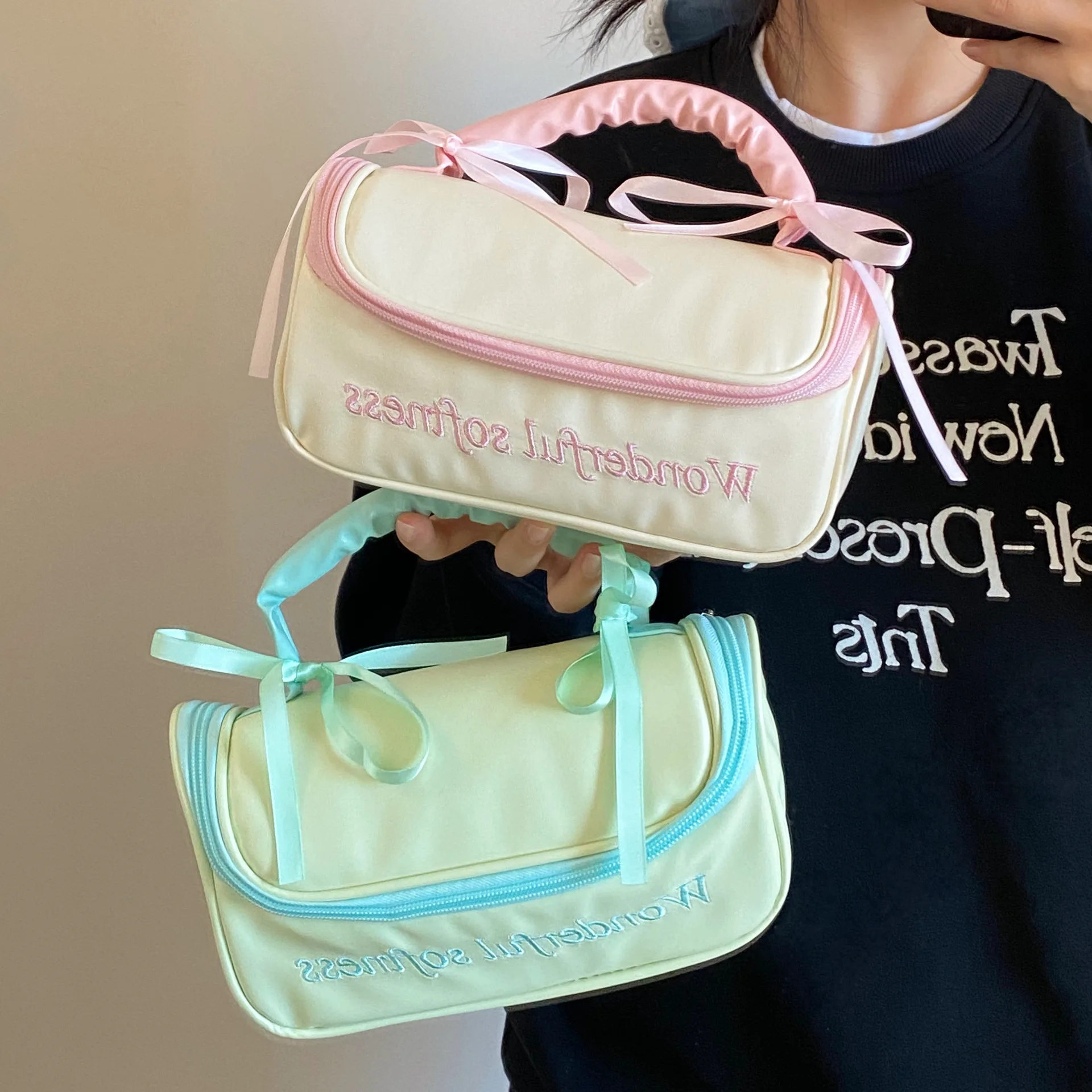 New Style Bow Handbag Makeup Bag Large Capacity Portable Travel Makeup Organizer Divided Compartments Travel Wash Kit  Neceser