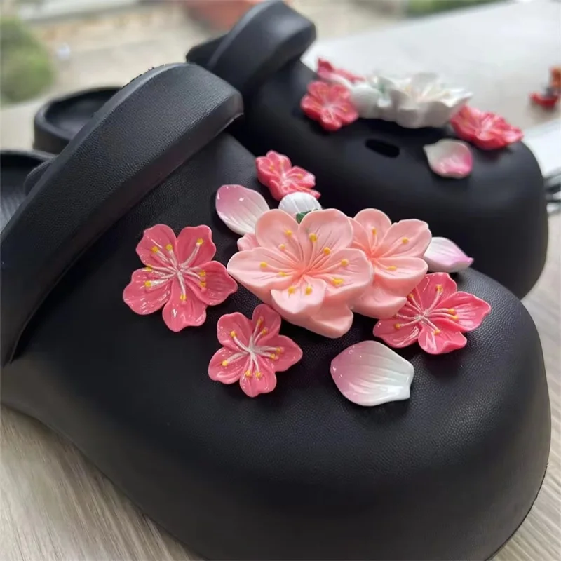 New Fashion Vibrant Multi-Color Flower Series Shoe Charms Detachable Diy Accessories For Clogs, Sandals, Beach Bags Party Gift