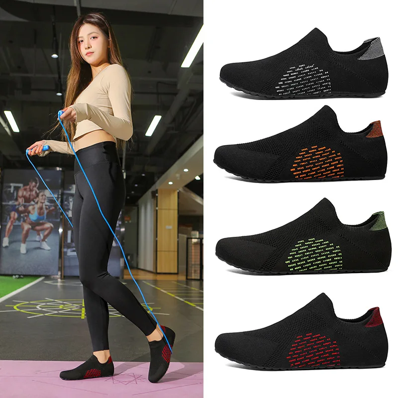 

New one-pedal non-slip breathable elastic socks shoes， indoor leisure sports men's and women's fitness shoes