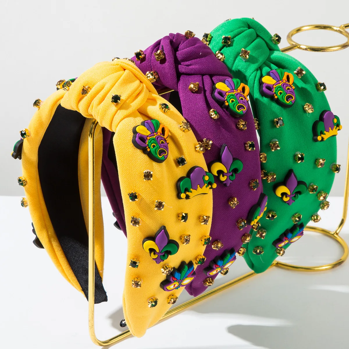 

Карнавальная повязка на голову с бриллиантами, инкрустированная декоративным трезубцем клоуна, модный аксессуар для волос для вечеринок, женская.