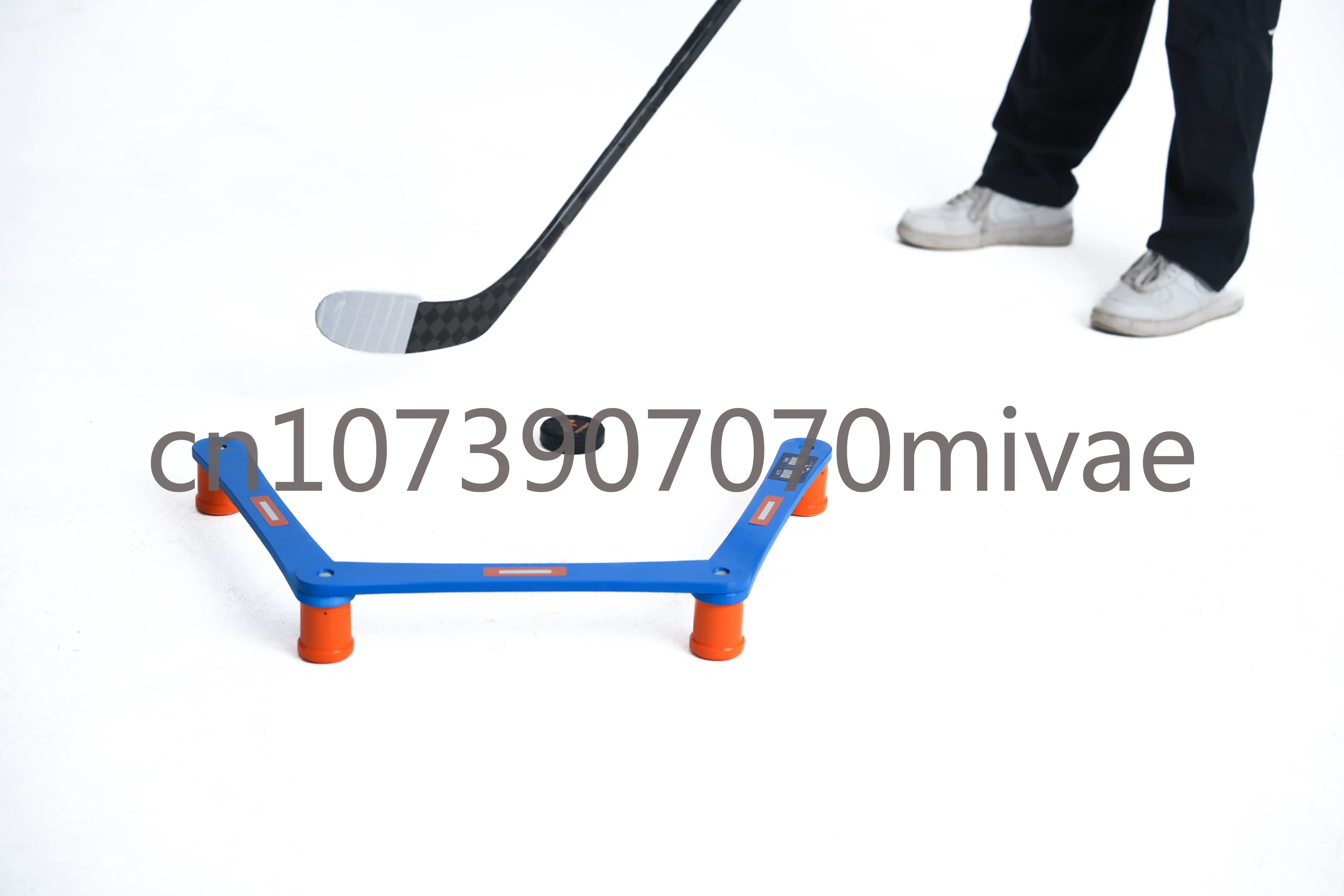 The Latest Released Robot Multifunctional Training Assistant Ice Hockey Trainer, Digital Stick Control , Improved Adaptive Shape