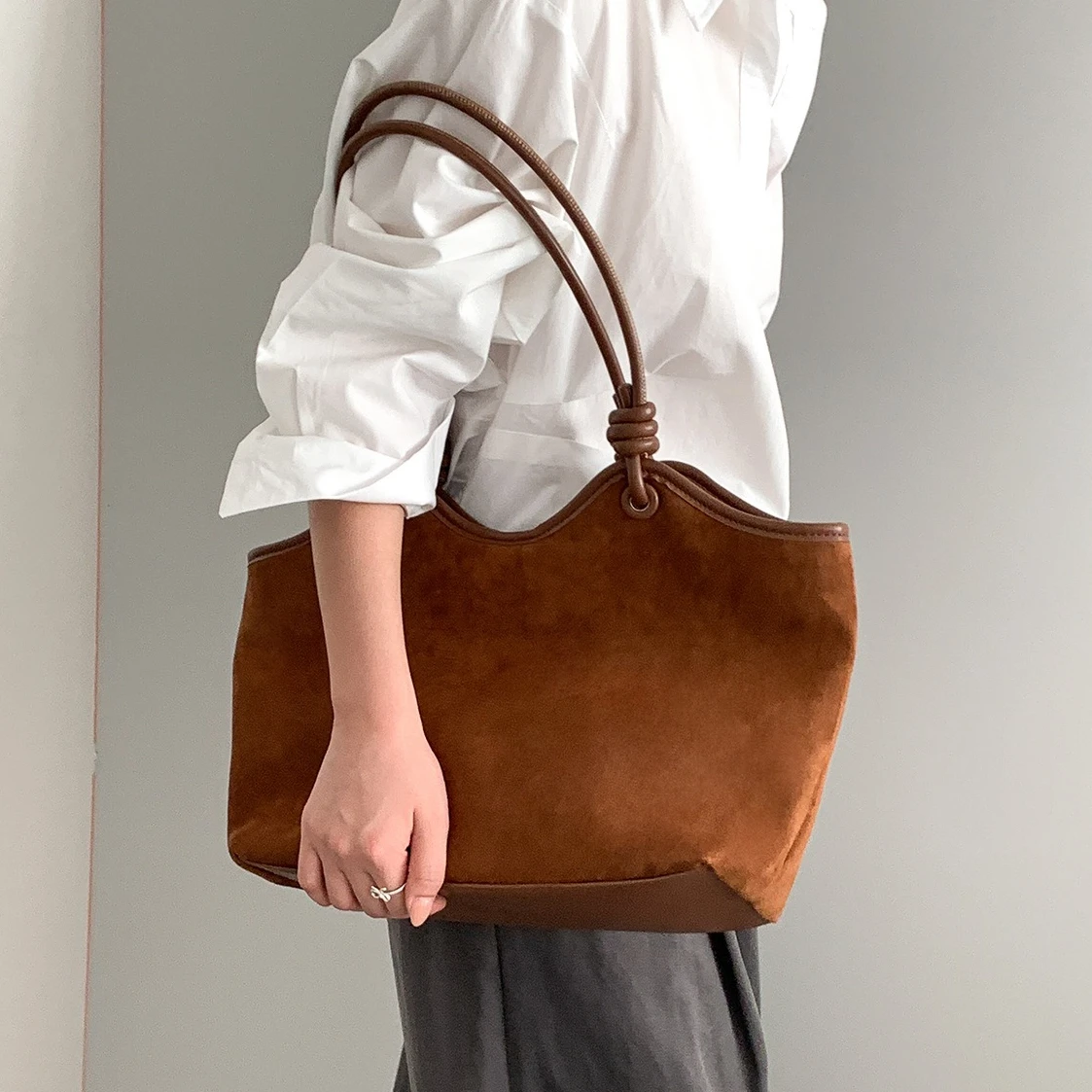 

Matte Leather women Handbags Large Capacity Winter new Travel female chain Shoulder Bag Fashion commuting big totes bolsas