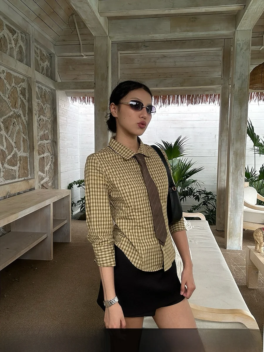 

GOGO BURN Women's Plaid Long Sve irt Waist Cinched ort Top French Sle Collar Button Detail Slim Fit Breathable ...