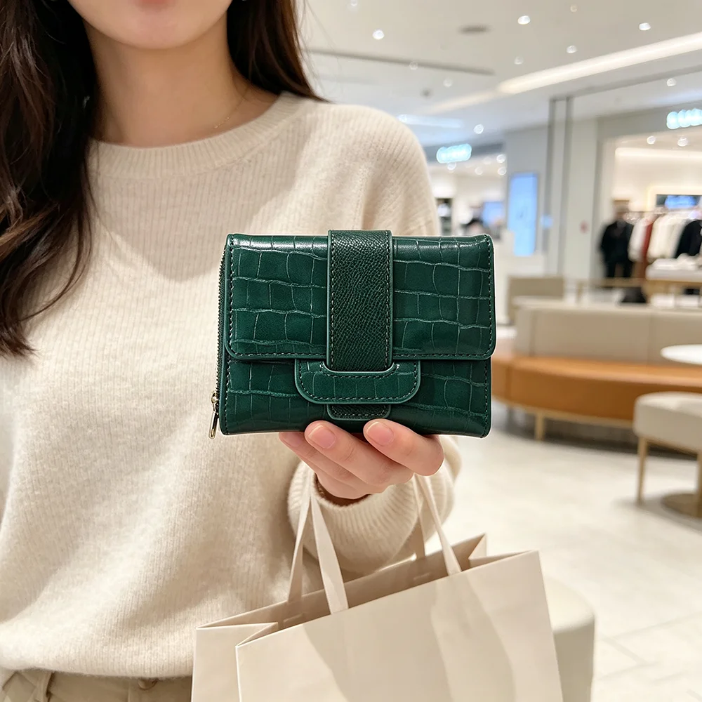 Elegant Crocodile Short Wallet Women PU Leather Trifold Purse Large Capacity Card Case Compact Organizer Trendy Coin Clutch