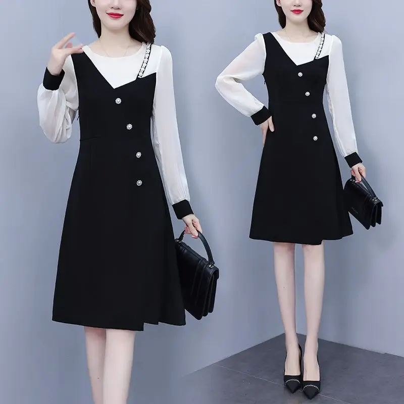 Large Size Color Blocked Fashion Chain with Irregular Design Slim Fit and Slimming Effect Fake Two-piece Dress