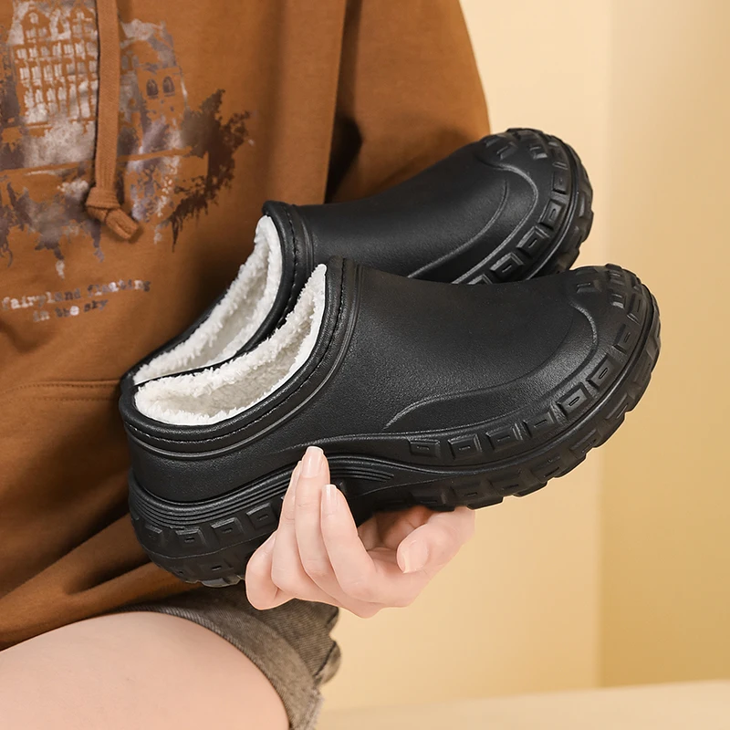 A Pair of New Autumn and Winter Thickened, Warm, Slip-On Chef Shoes, Waterproof, Non-Slip, Outdoor Casual, Versatile, Unisex Cotton Shoes