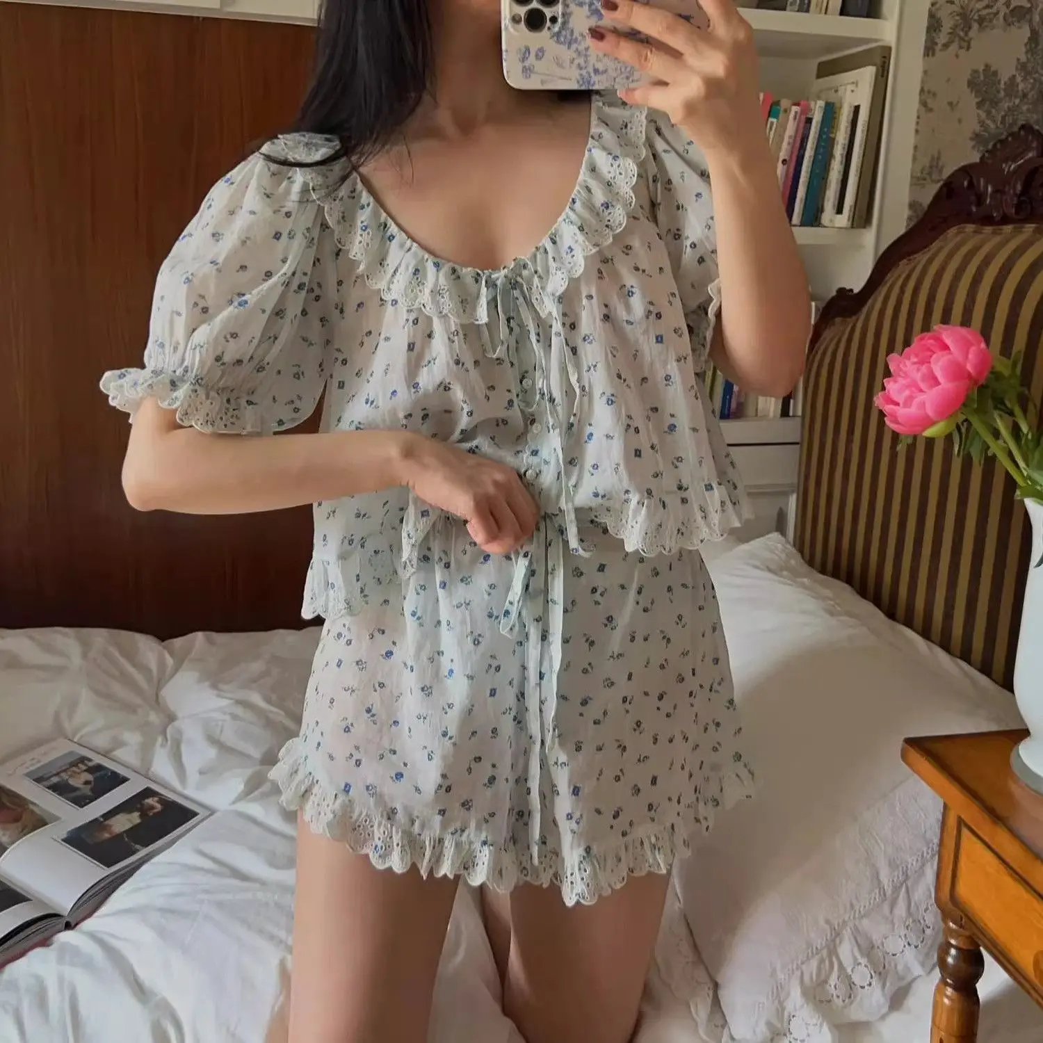 New Summer French Style Women Two Pieces Pajamas Set Female Chiffon Short Sleeves Short Pant Lace Trim Cute Sweet Home Clothing