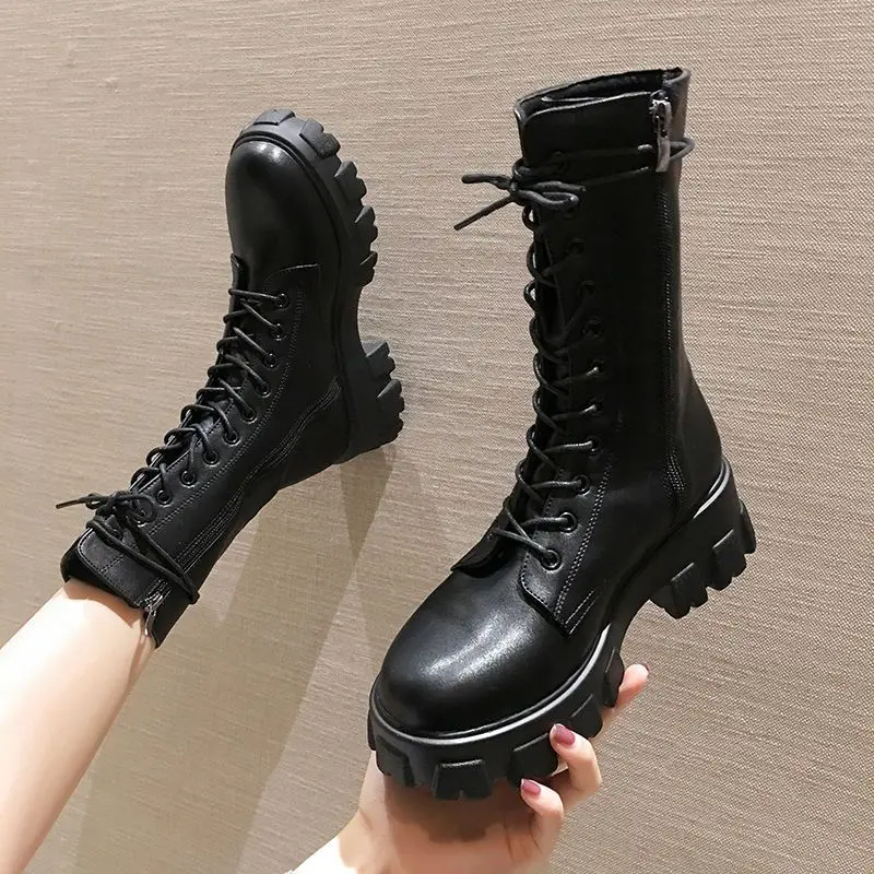 Obuwie półwysokie buty dla kobiet do połowy łydki New Rock Buty damskie Sznurowane buty motocyklowe białe ze sznurowadłami Gothic Trend 2024 w