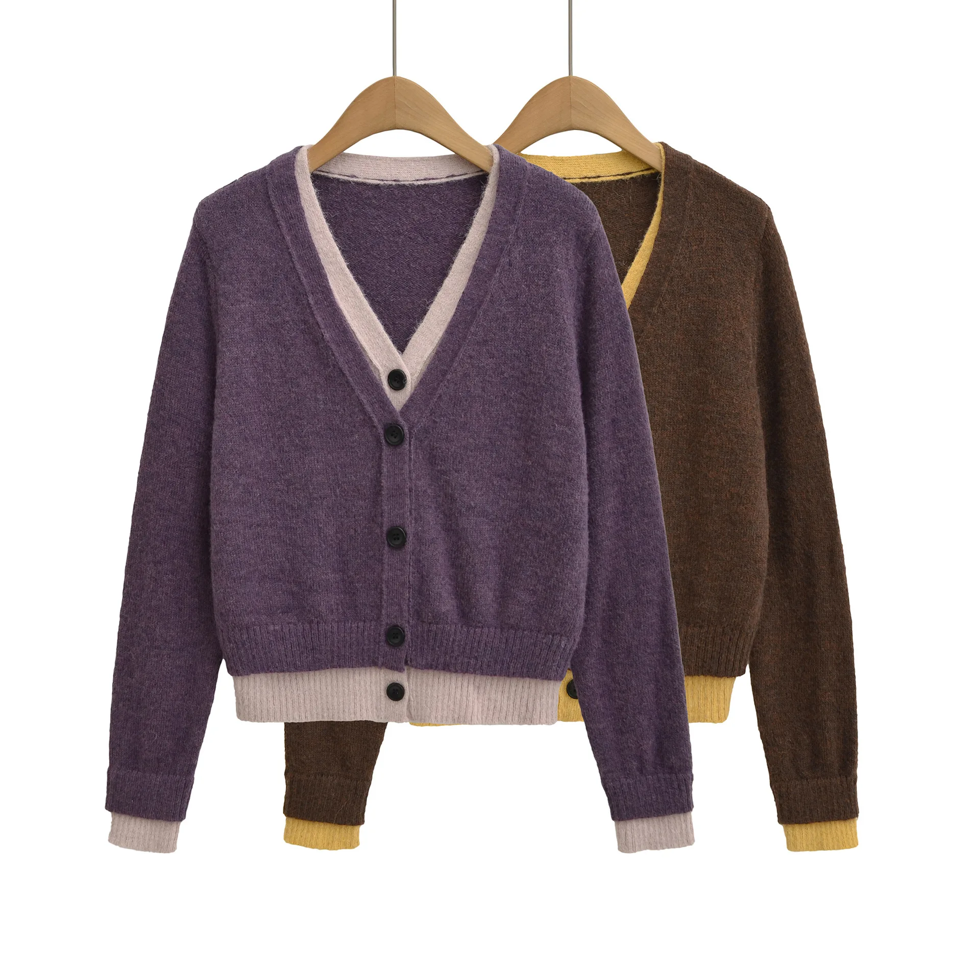 

Spring and Autumn Fashion V-neck Contrasting Color Imitation Wool Knitted Cardigan Short Loose Thick Sweater