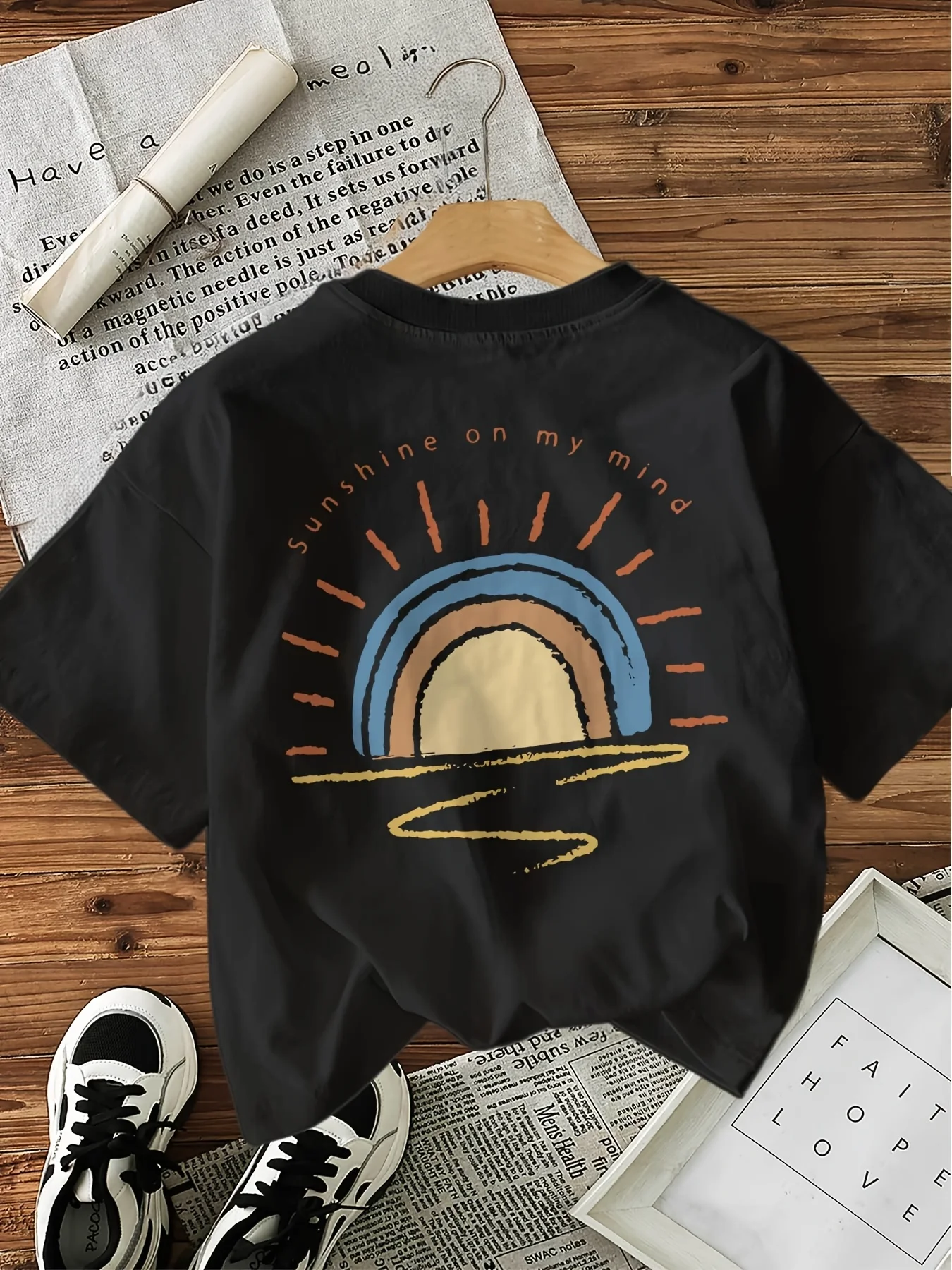 Women's Round Neck T-shirt with 
