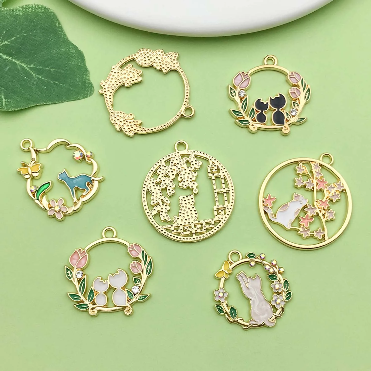 10pcs Colorful Enamel Cute Cartoon Cat Design Charms Alloy Flower Pendants for DIY Bracelet Necklace Jewelry Making Accessories