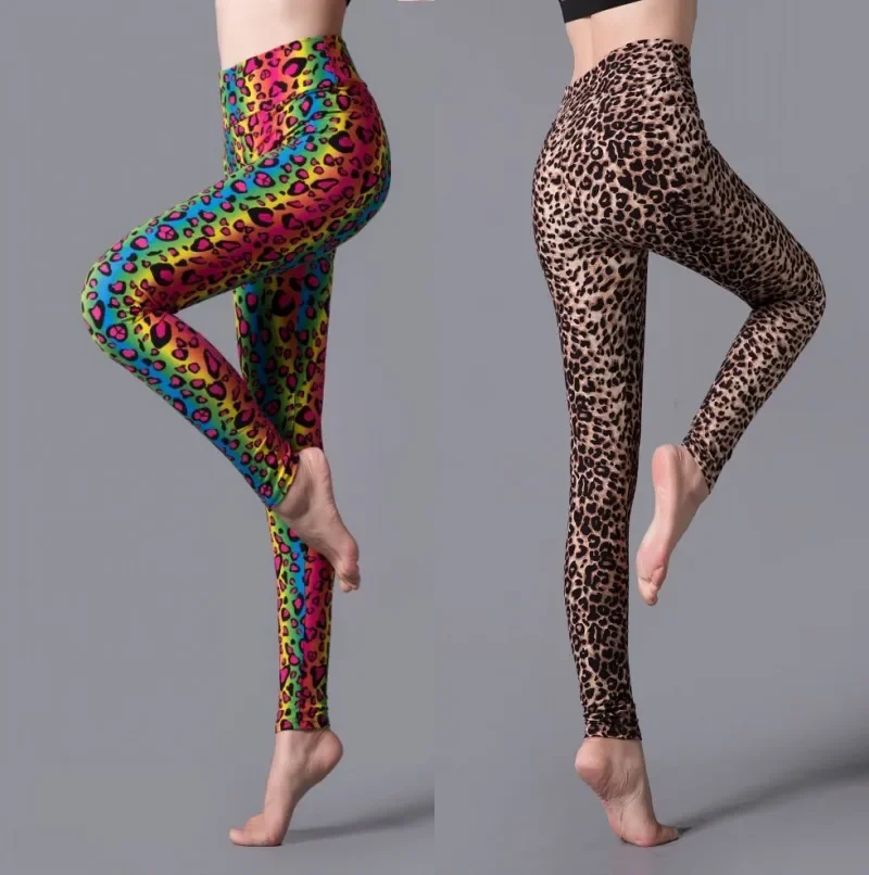 Mallas con estampado de leopardo para mujer, pantalones elásticos de entrenamiento con realce hasta el tobillo, tejido de poliéster, parte inferior