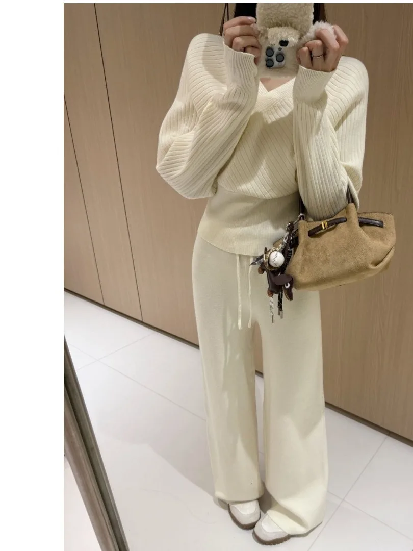 

Сексуальный вязаный топ с V-образным вырезом и свободные длинные брюки: новый осенне-зимний комплект из двух предметов в корейском стиле, свободный крой