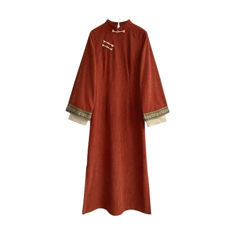 

Новый костюм в китайском стиле в национальном стиле, флисовое и утолщенное высококачественное осенне-зимнее платье 2026, утягивающий элегантный жилет Cheongsam в стиле ретро