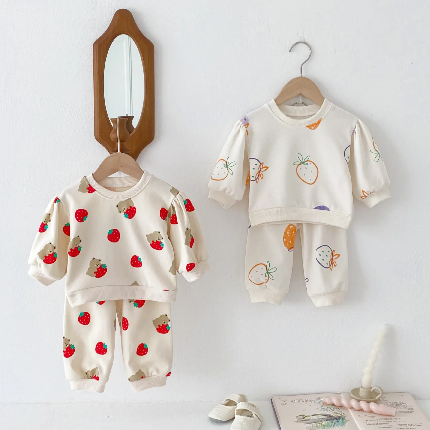 2024 Autumn New Korean Style Girls\' Set: Cute Strawberry Bear Printed Long Sleeve Sweatshirt Two-Piece