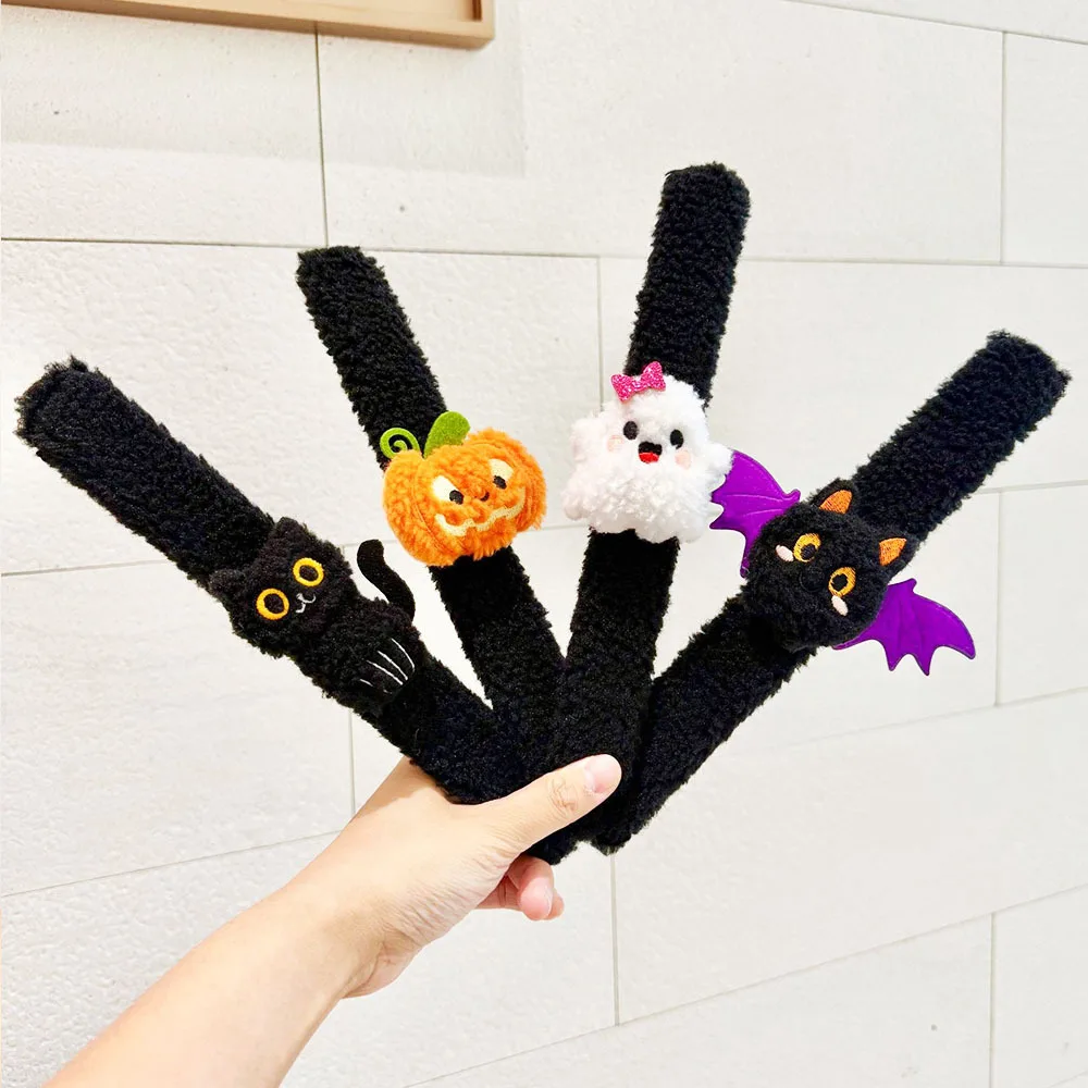 Neues Halloween-Slap-Armband Plüschpuppen-Armband Dekoration für Feiertagspartys Kostüm-Slap-Spielzeug