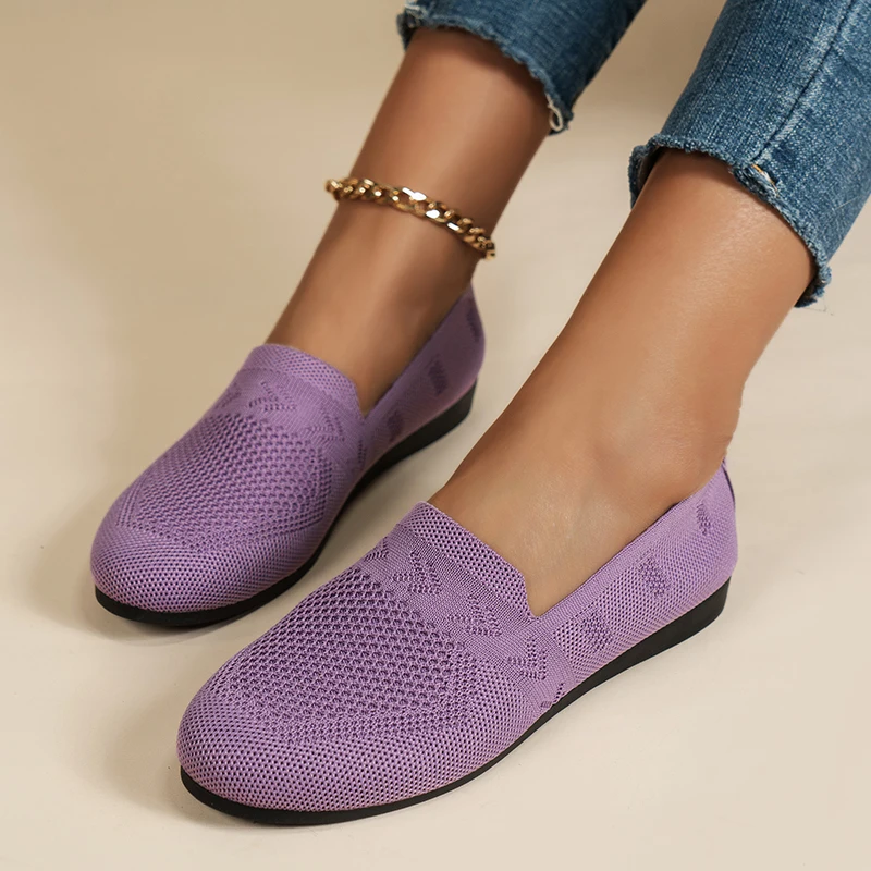 Large size casual shoes for women in spring, summer, and autumn 2024, new round toe flat bottomed mesh comfortable flat shoes