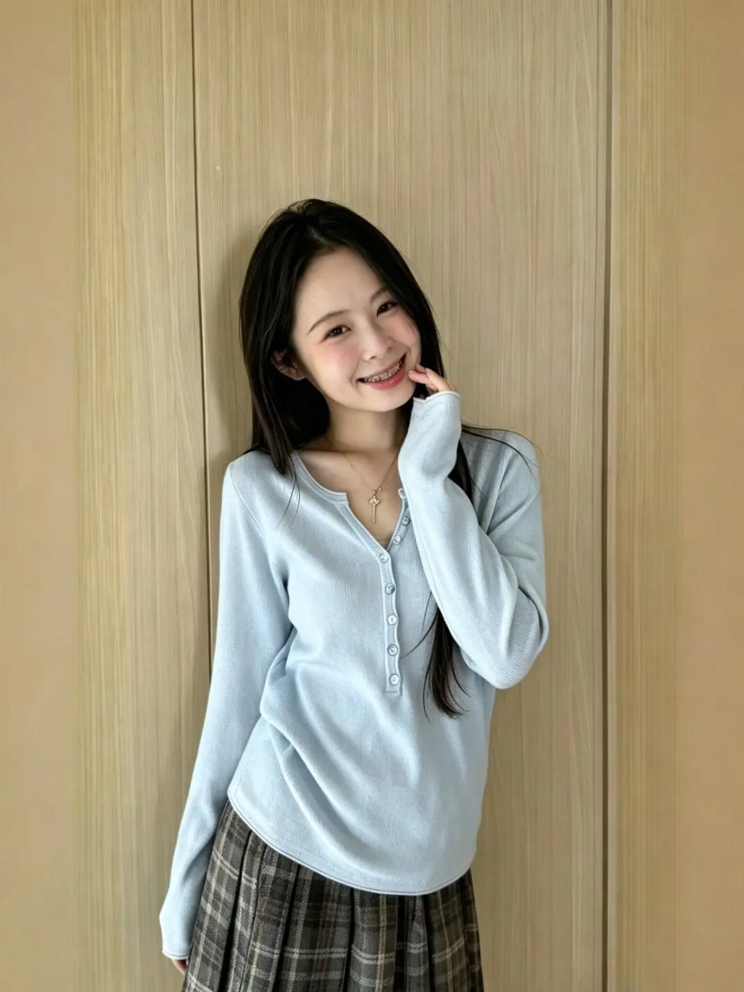High-End V-Neck Long Sleeve Korean Style Knitted Sweater Fashionable Design Large Size Autumn Trendy Top Women's Clothing