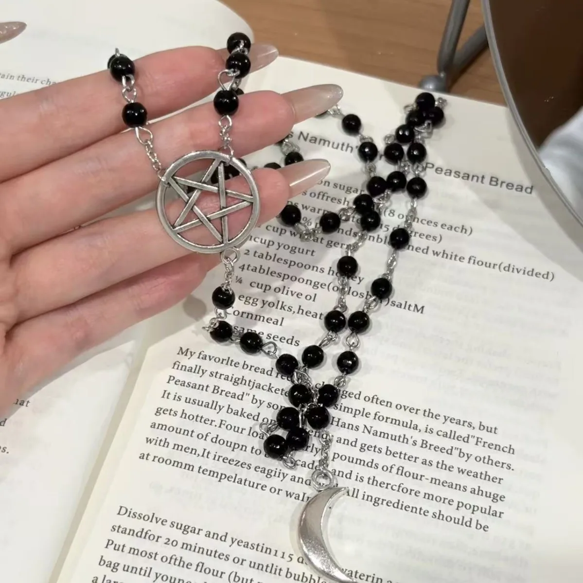 Ankh und Pentagramm Rosenkranz-Halskette, Wicca, Paganischer Rosenkranz mit schwarzen Perlen, Charm-Schmuck für Frauen, Geschenk, modischer, schlichter Schmuck
