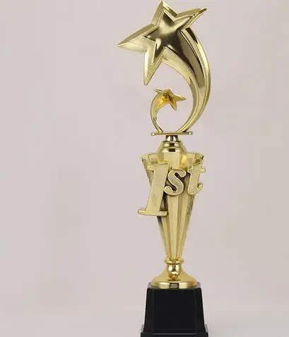 جائزة ستار تروفي المكان الأول يلمع كأس النصر الكبير للمنافسة الرياضية وحفل الحدث المدرسي جائزة كرة القدم للأطفال