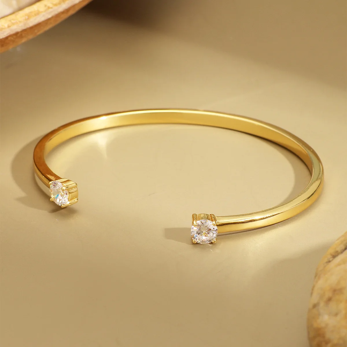 

2025 New Classic Fashion Inlaid Zircon Open Bracelet, Simple Luxury Engagement Wedding Fashion Jewelry Gift for Women