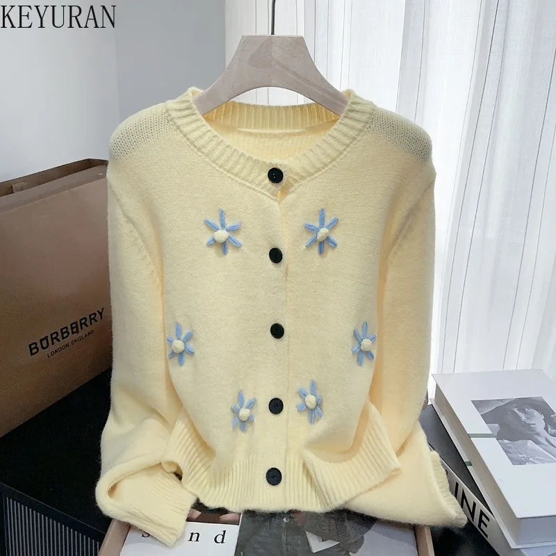 

Винтажный вязаный кардиган с цветочной вышивкой, женский свитер, новинка 2025, осенний элегантный женский трикотаж с длинным рукавом и v-образным вырезом, верхняя одежда, топы