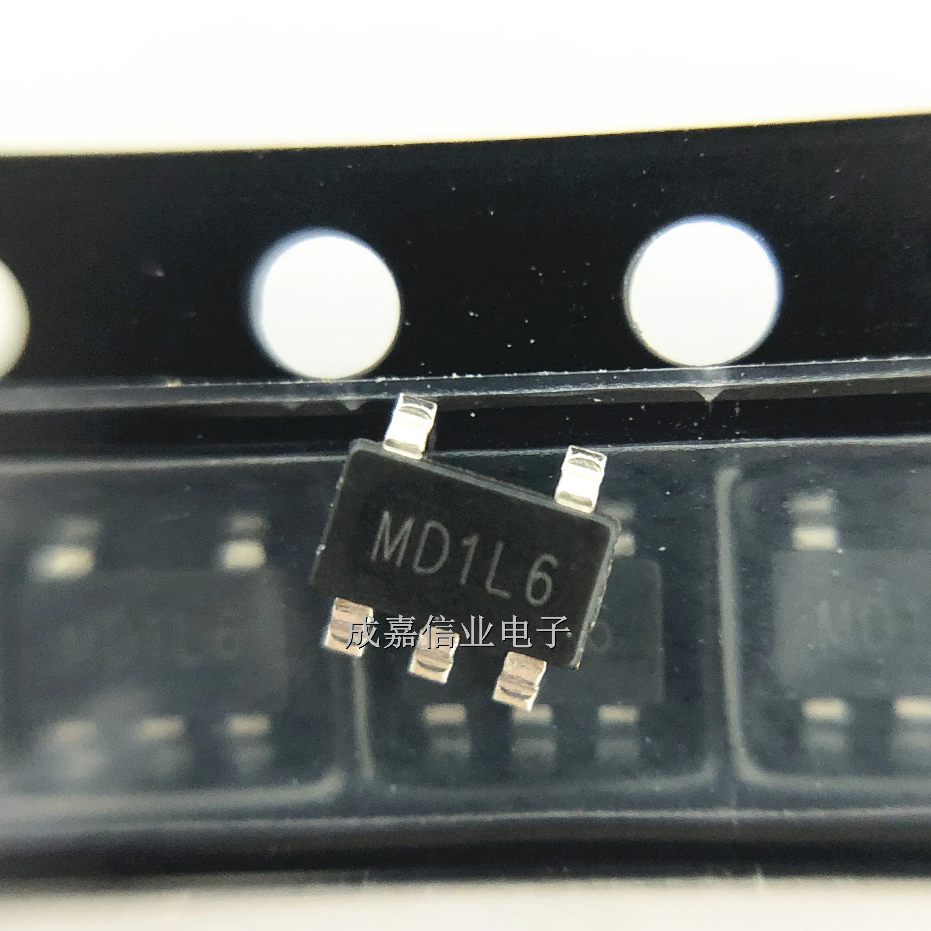 10pcs/Lot SGM3766YTN5G TSOT-23-5 MARKING;MD1 PWM Dimming Control High-Efficiency Boost White LED Driver 38V