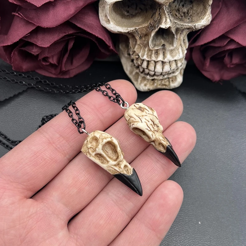 Mini Raven Skull Necklace Resin Replica Raven Magpie Crow Poe Steampunk Gift Idea Zombie Gift,1.5\