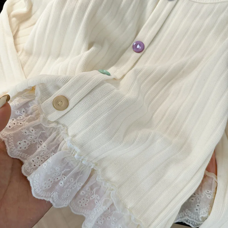 Neuheiten: Mädchen-T-Shirts mit Bunten Knöpfen und Spitzen-Patchwork, Langarm-Blusen, Bequeme Kinder-Tees, Mädchenkleidung – Detail 8