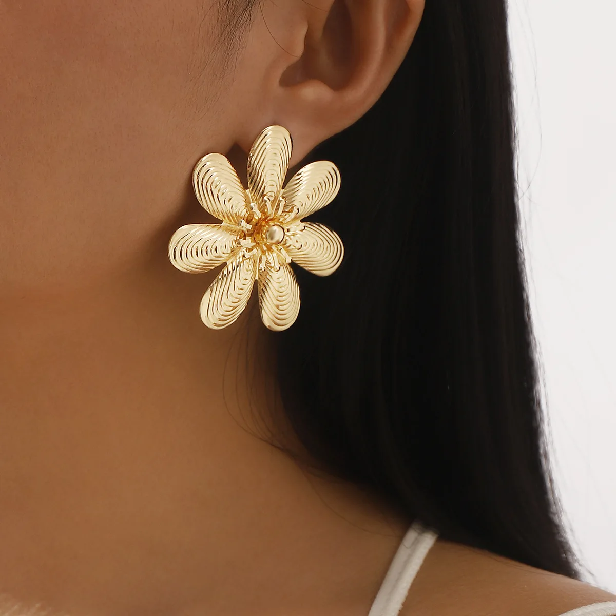 Statement Fluted Flower Stud Earrings Dramatic Ribbed Metallic Blossom Oversized Mirror Polish Disco Party Ear Jewelry