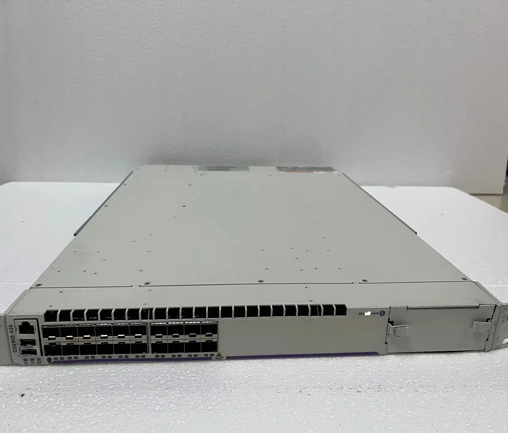 مُقيّم شامل لجهاز OS6900-X20: تحليل عملي لواجهة 20x 1/10Gb SFP+ في تصميم 1U