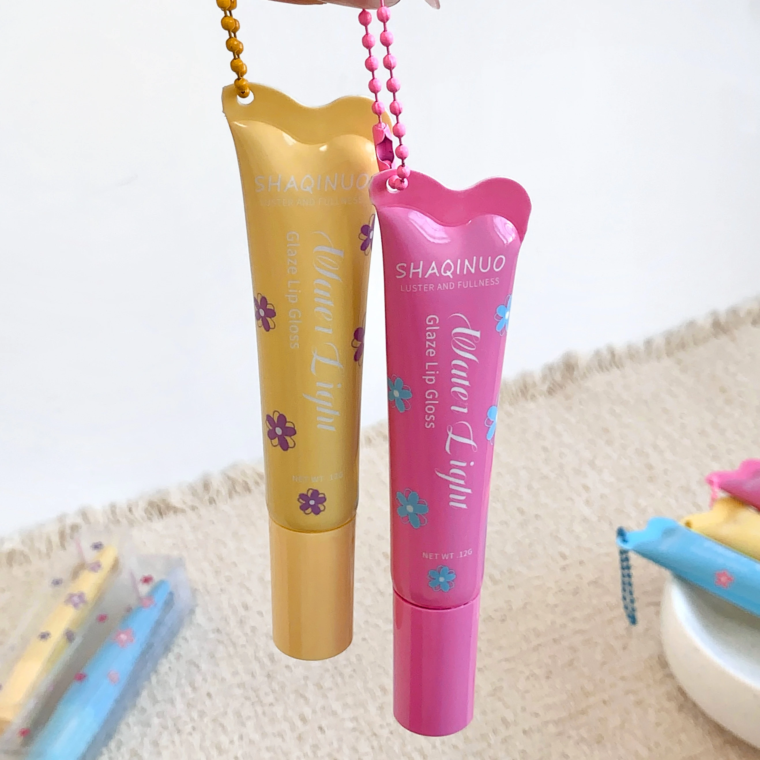 SHAQINUO Glittering Mirror Lip Glaze, Watery Shimmering Light Pendant Lip Gloss Makeup 6 Colors, Hydrating Moisturizing, Lasting