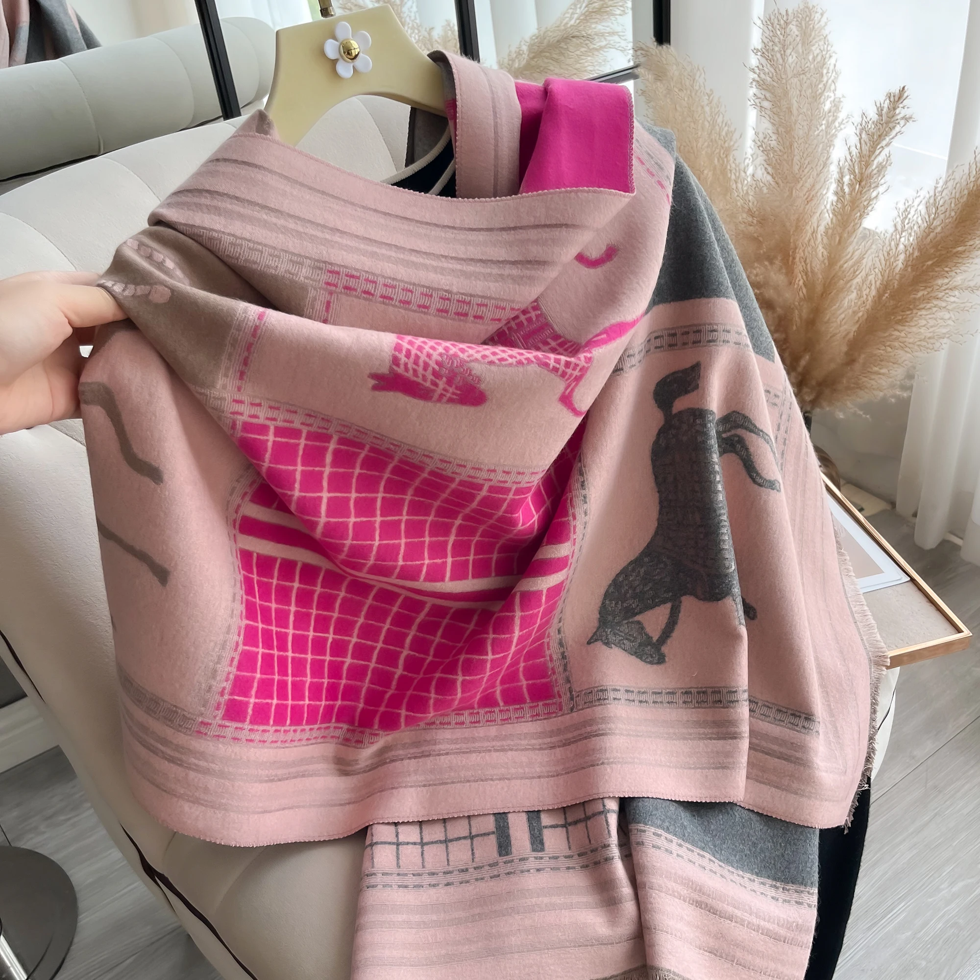 Sciarpa di cashmere invernale di lusso Donna Stampa cavallo Calda coperta di Pashmina Poncho Sciarpe Scialle femminile Avvolge Foulard spesso Bufanda