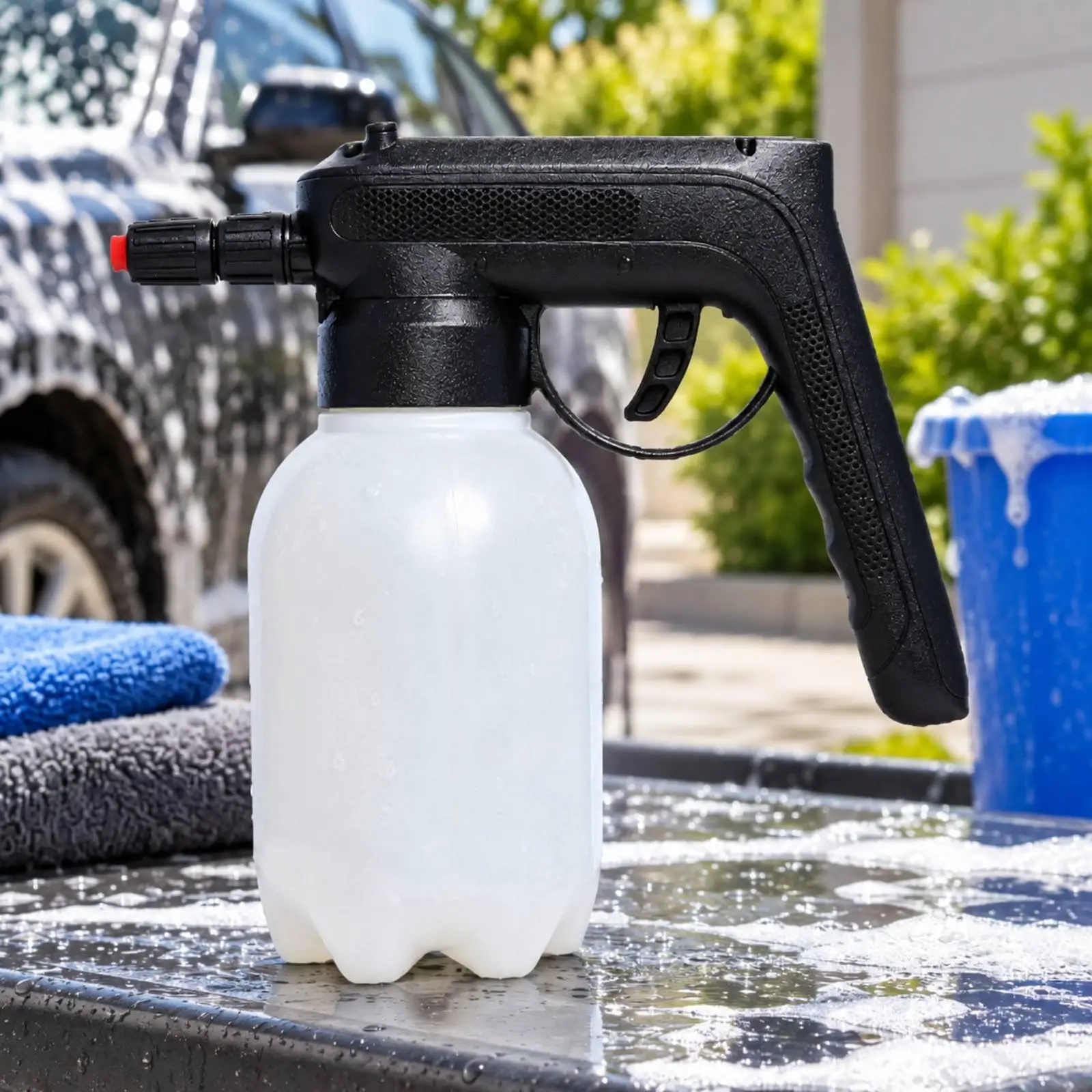 Handheld Electric Foam Sprayer for Vehicle Detailing with PP Head Lightweight Design and Portable Use
