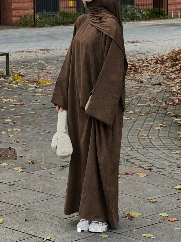 Veludo fechado Abaya para mulheres, roupas islâmicas soltas, vestido muçulmano quente, Kaftan Dubai, Ramadna Eid Hijab Robe, Turquia Robe, inverno