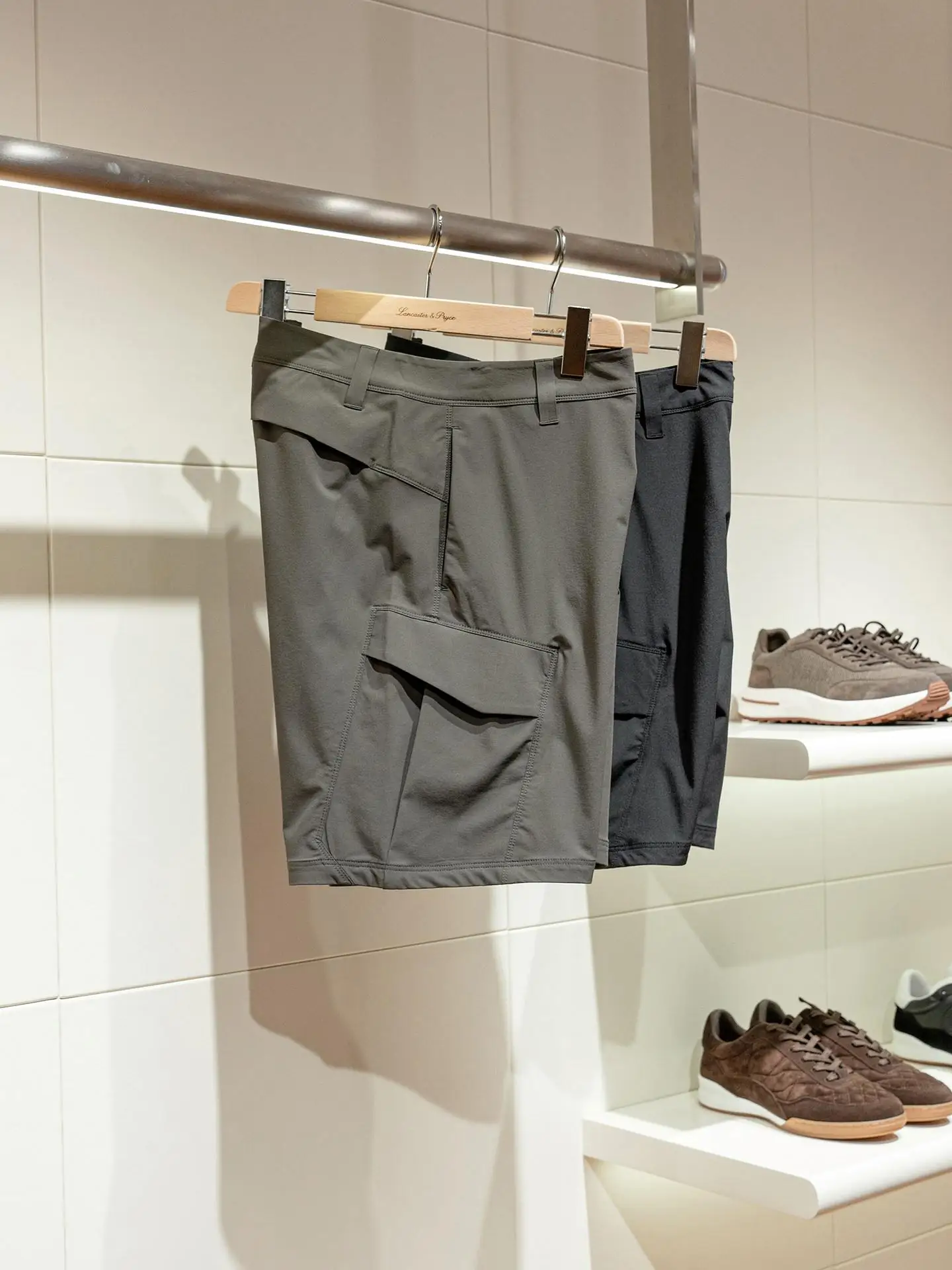 Afbeelding 3: Zomerse casual loszittende ademende modieuze licht luxe heren shorts