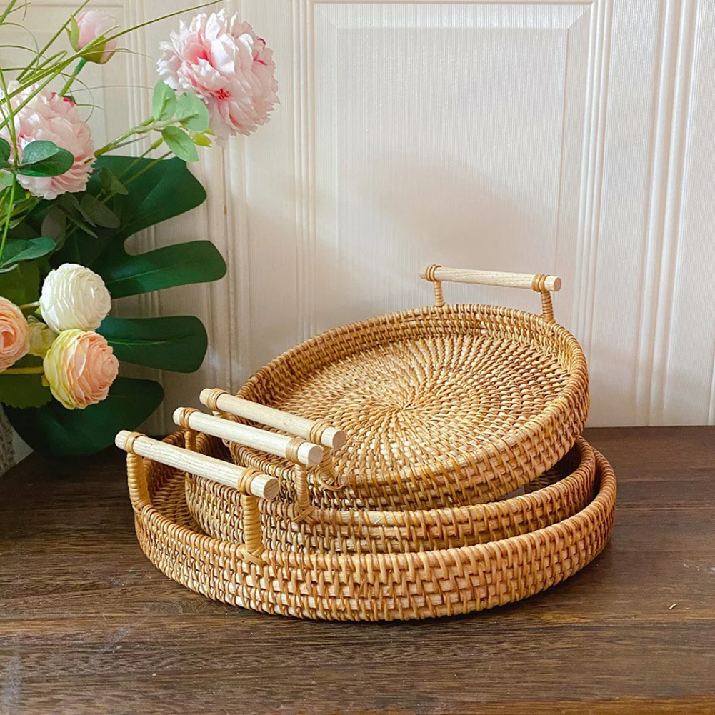 

Round Rattan Storage Tray with Wooden Handle Handmade Food Storage Platters Natural Simplicity Perfect Gift for Cake Snack Drink