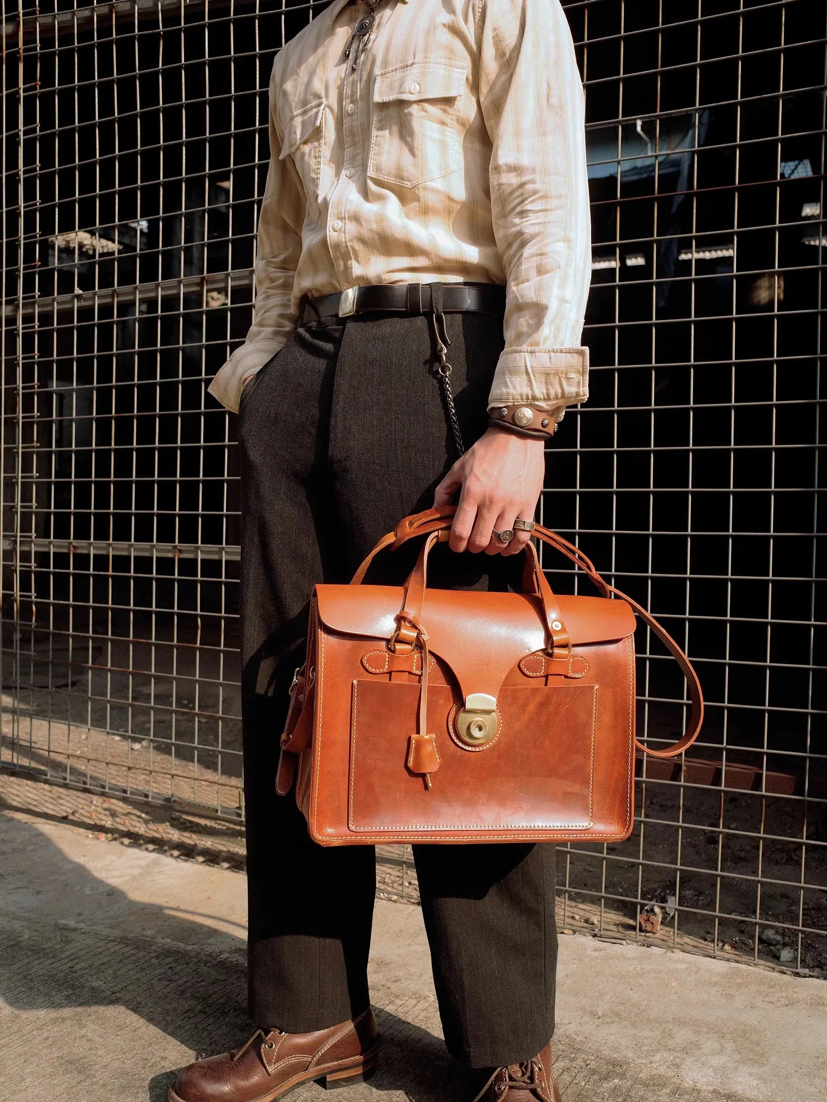 High-quality first layer cowhide men's briefcase business vintage handmade genuine leather women's laptop handbag messenger bag