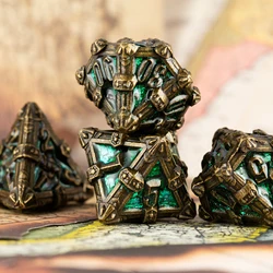 Set di dadi poliedrici in metallo da 7 pezzi DND dadi accessori per giochi da tavolo per Dungeons and Dragons D & D gioco di ruolo raccoglitore di dadi