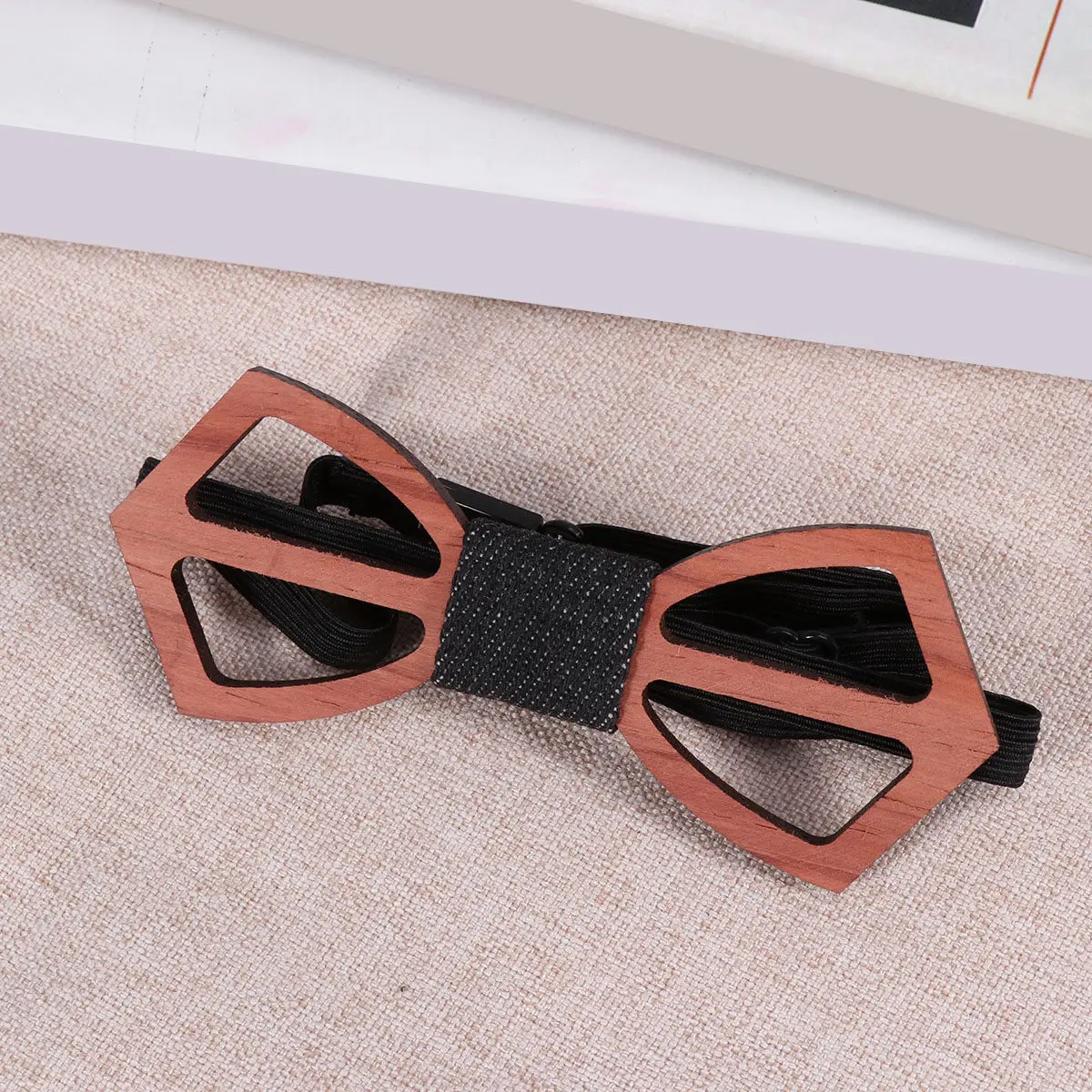 1Pcs Wooden Bow Tie Hollow Out Vintage Style Adjustable Men Bow Tie for Anniversary Birthday Wedding Men Wooden Bowtie